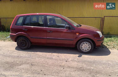 Хэтчбек Ford Fusion 2003 в 