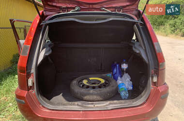 Хэтчбек Ford Fusion 2003 в 