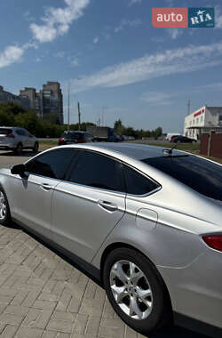 Седан Ford Fusion 2013 в 
