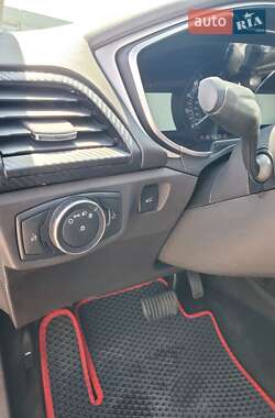 Седан Ford Fusion 2013 в 
