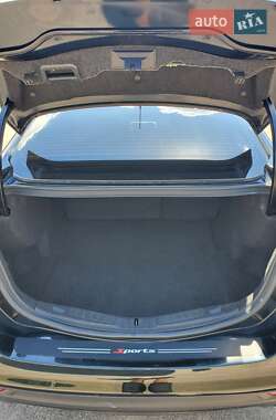 Седан Ford Fusion 2013 в 