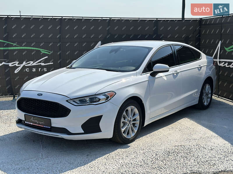 Седан Ford Fusion 2019 в 