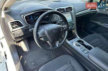 Седан Ford Fusion 2019 в 