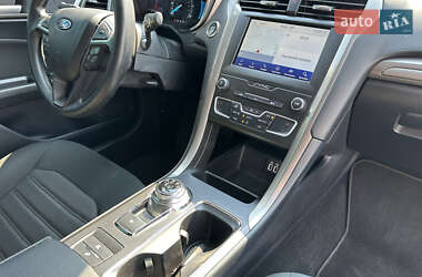 Седан Ford Fusion 2019 в 