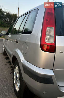 Хэтчбек Ford Fusion 2006 в 