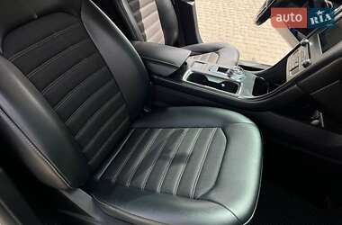Седан Ford Fusion 2017 в 