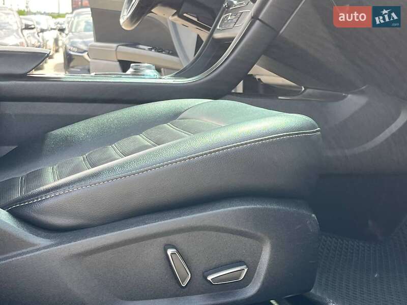 Седан Ford Fusion 2017 в Львові