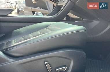 Седан Ford Fusion 2017 в 