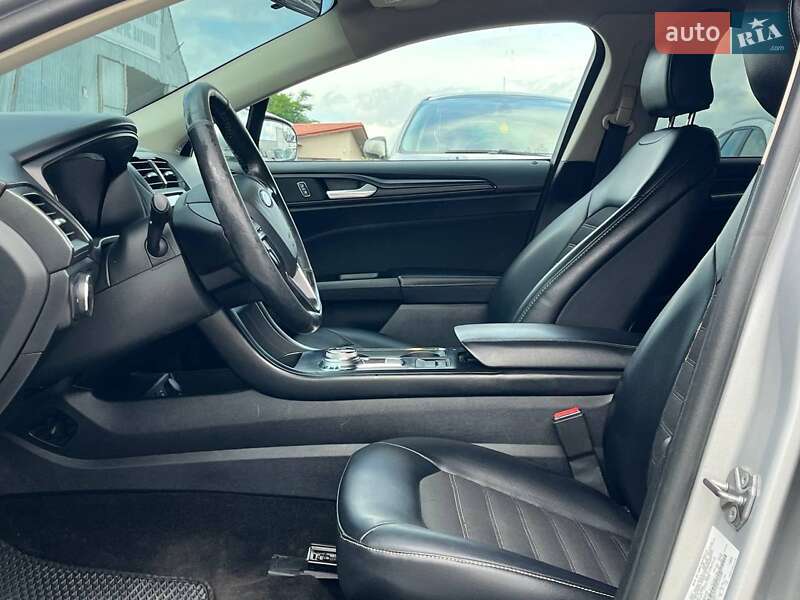 Седан Ford Fusion 2017 в Львові
