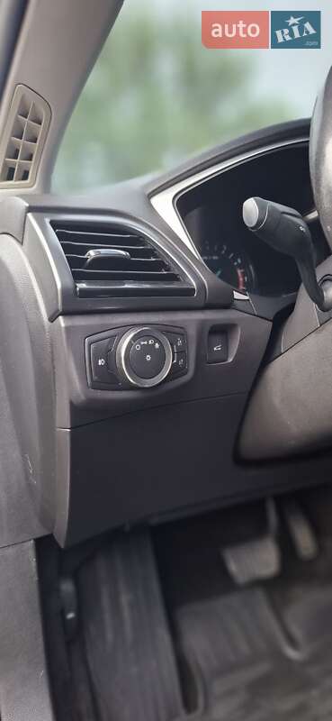 Седан Ford Fusion 2016 в Дніпрі