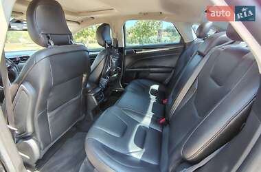 Седан Ford Fusion 2013 в 