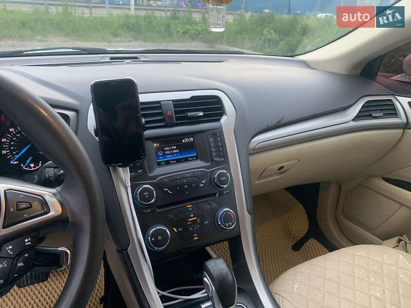 Седан Ford Fusion 2015 в Киеве фото 9 Седан Ford Fusion 2015 в Киеве
