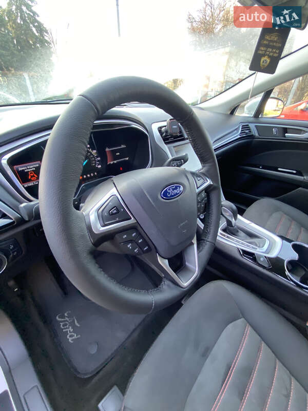 Седан Ford Fusion 2016 в Черкасах