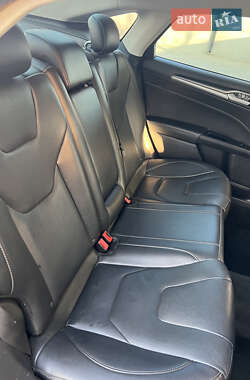 Седан Ford Fusion 2016 в 