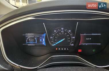 Седан Ford Fusion 2013 в 