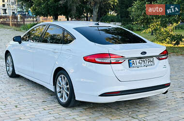 Седан Ford Fusion 2017 в 
