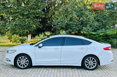 Седан Ford Fusion 2017 в 