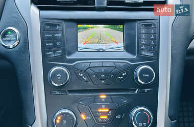 Седан Ford Fusion 2017 в 