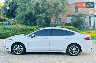 Седан Ford Fusion 2017 в 