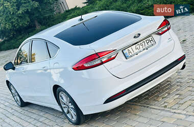 Седан Ford Fusion 2017 в 
