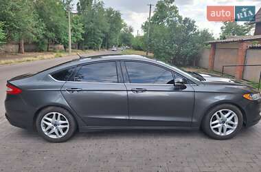 Седан Ford Fusion 2015 в 