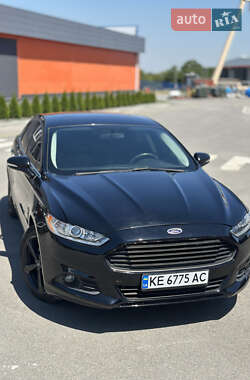 Седан Ford Fusion 2015 в 