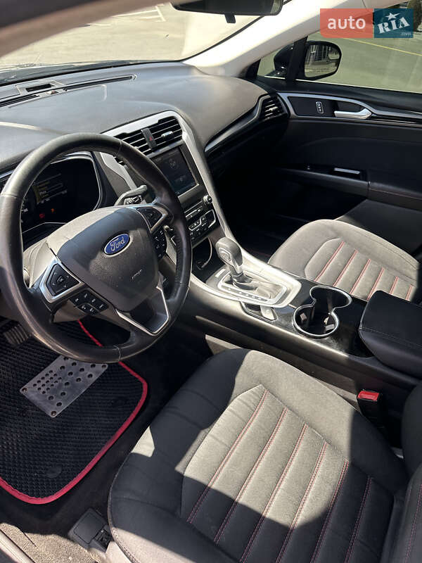 Седан Ford Fusion 2015 в Дніпрі