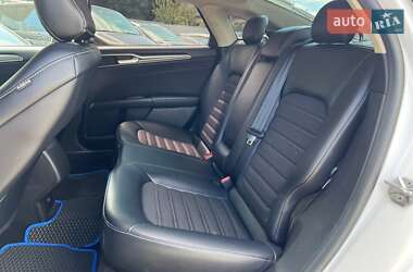 Седан Ford Fusion 2017 в 