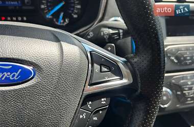 Седан Ford Fusion 2017 в 