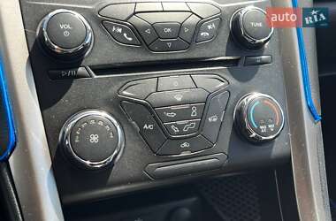 Седан Ford Fusion 2017 в 