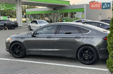 Седан Ford Fusion 2016 в 