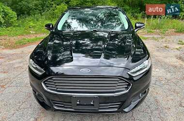Седан Ford Fusion 2015 в 