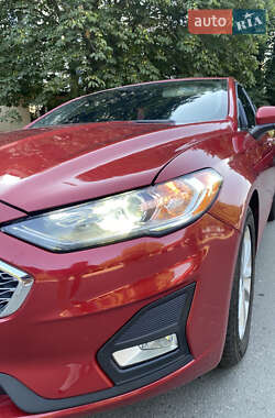 Седан Ford Fusion 2020 в 