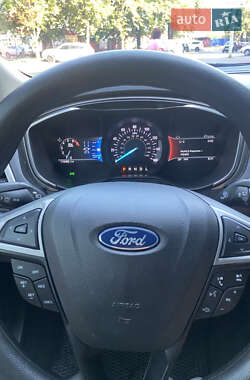 Седан Ford Fusion 2020 в 
