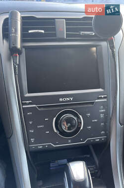 Седан Ford Fusion 2013 в 