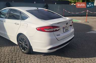 Седан Ford Fusion 2017 в 