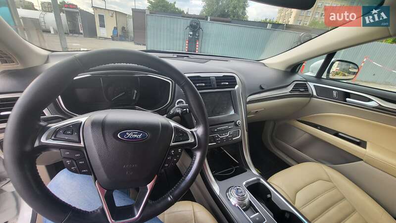 Седан Ford Fusion 2017 в Львове