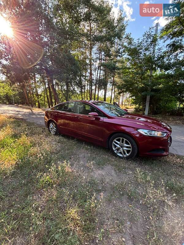 Седан Ford Fusion 2012 в 