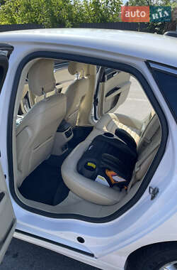 Седан Ford Fusion 2013 в 