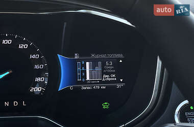 Седан Ford Fusion 2017 в 