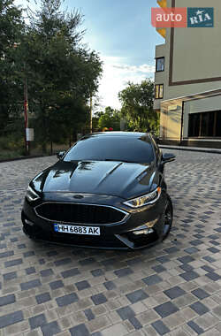 Седан Ford Fusion 2017 в 
