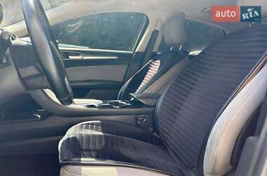 Седан Ford Fusion 2016 в 
