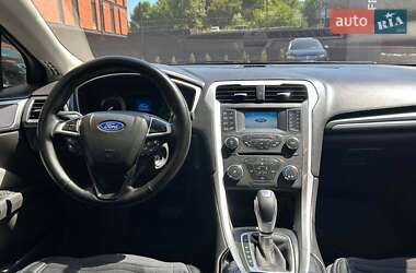 Седан Ford Fusion 2016 в 