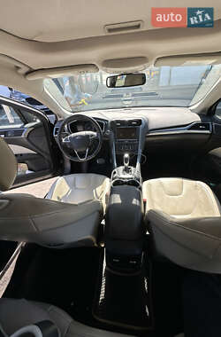 Седан Ford Fusion 2014 в 