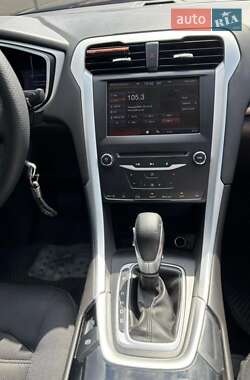 Седан Ford Fusion 2012 в 