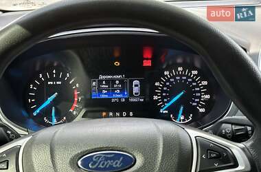 Седан Ford Fusion 2016 в 