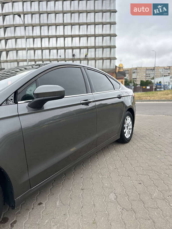 Седан Ford Fusion 2016 в Львові