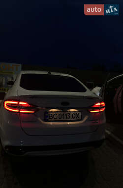 Седан Ford Fusion 2016 в 