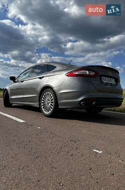 Седан Ford Fusion 2012 в 