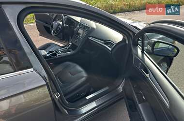 Седан Ford Fusion 2012 в 